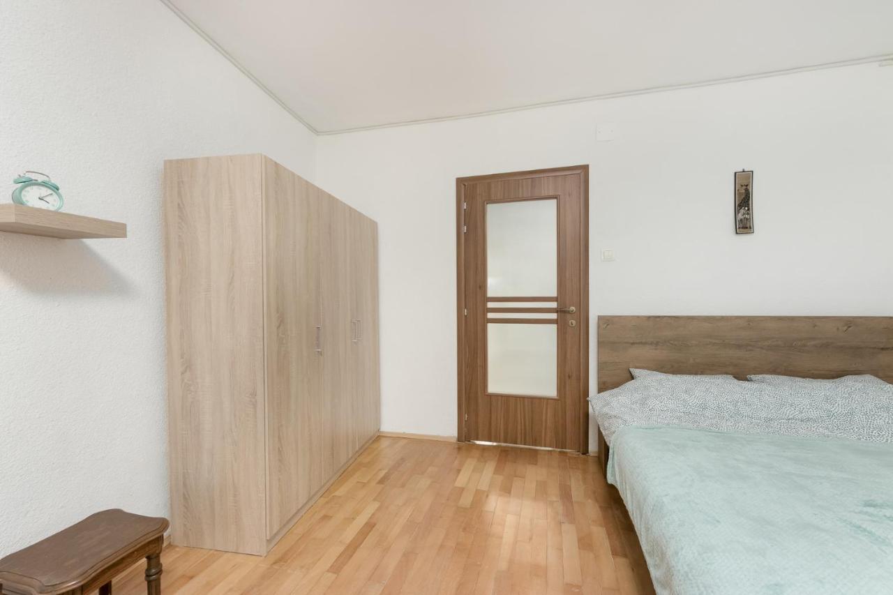 Vlad House Decebal Apartment Bukares Bagian luar foto